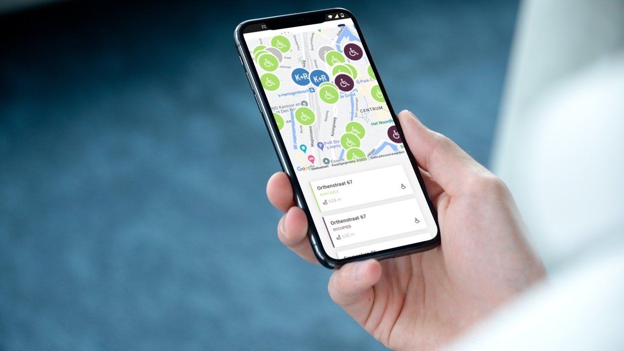 Parkeerapp met beschikbare gehandicaptenparkeerplaatsen